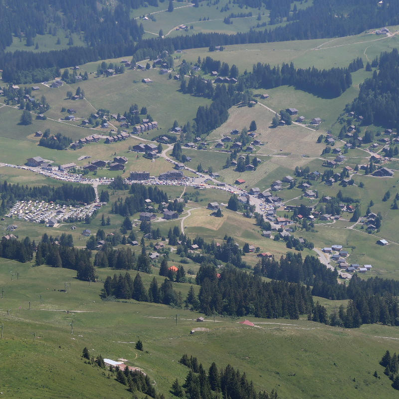 Mont d'Or commune d'OrmontDessous, randonnée d'été depuis la Pierre du